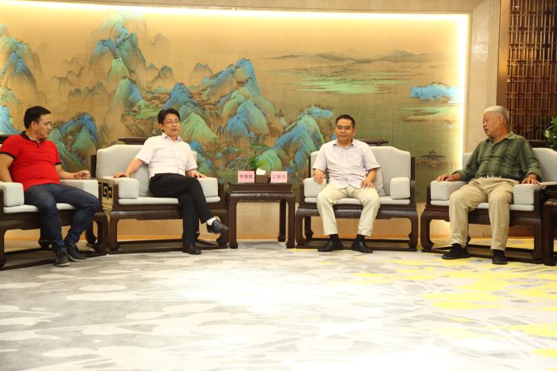 贵州银行总行公司部李宗翼来我公司考察指导